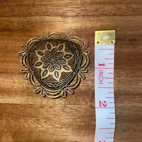 Intricate Gold and Brown Brooch - Picture 3 of 3